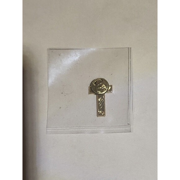 Vintage WWJD Cross Lapel Pin Gold Tone Christian Religious What Would Jesus Do - Picture 2 of 2